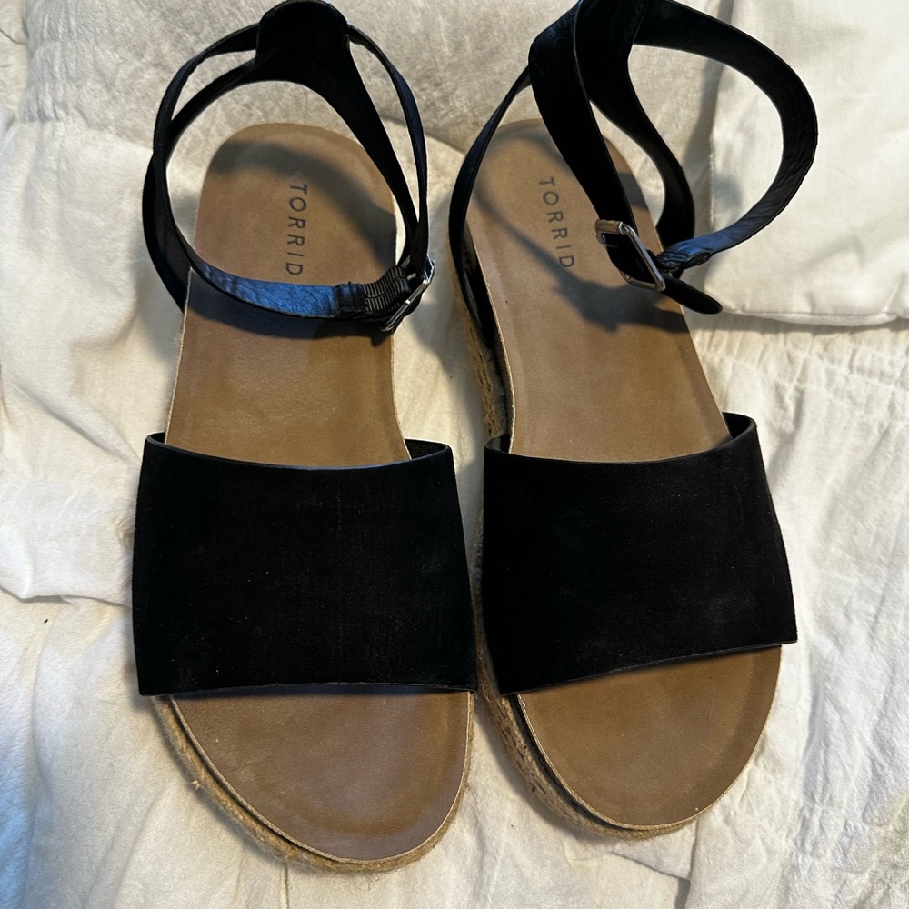 Torrid platform shoe NWOT